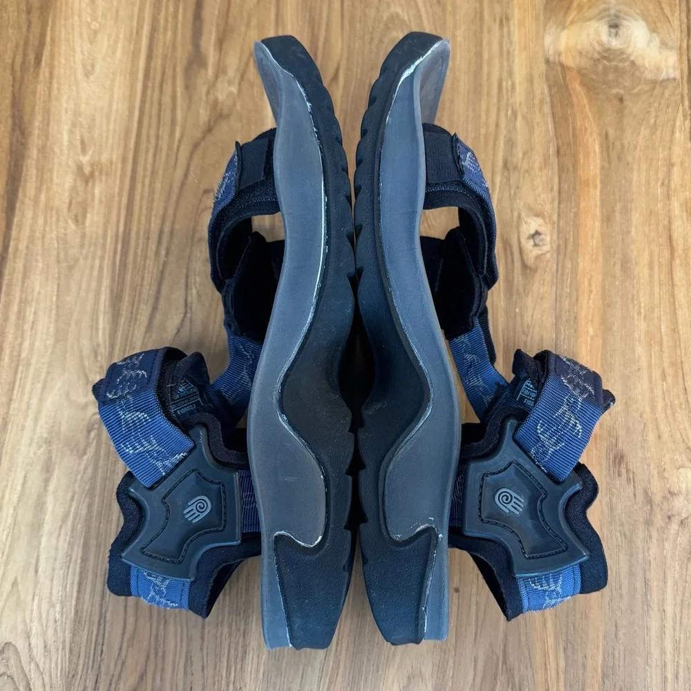 Teva Hurricane Sandals Men’s 8 Navy Blue Patterned